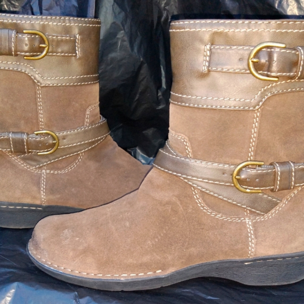 CLARKS BOOTS SZ.10